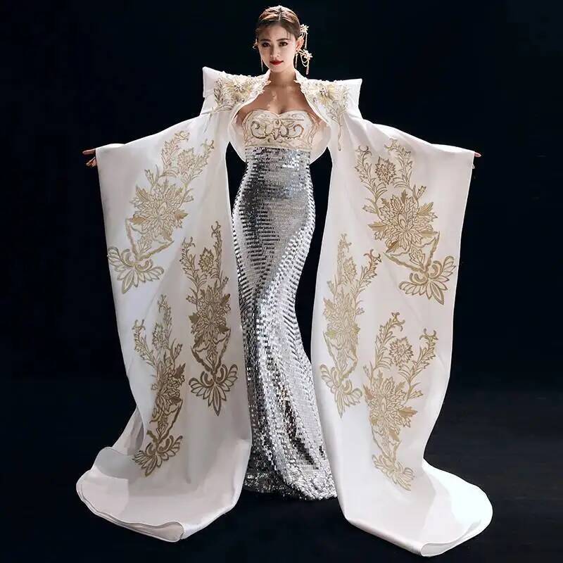 Evening Gown - Gaun Tuan Rumah Formalnya Berkesan, Elegan,
